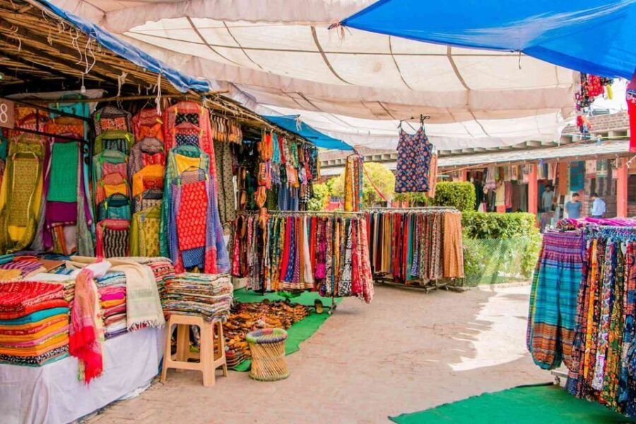 Delhi: Private Half-Day Guided Shopping Tour With Transfer