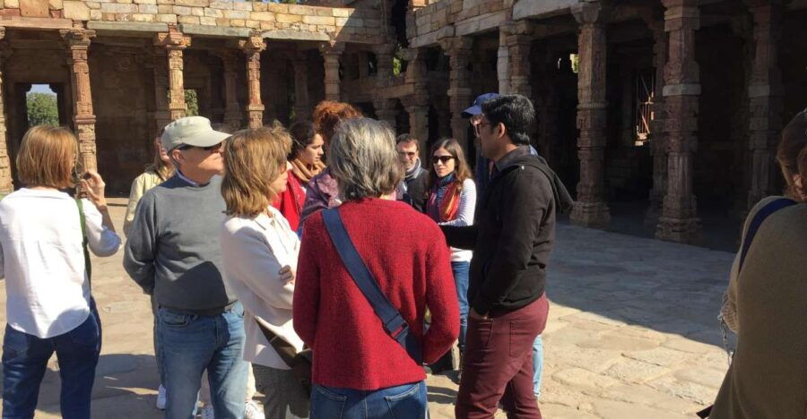 Delhi: Private Half-Day Guided Tour by Car Transfers