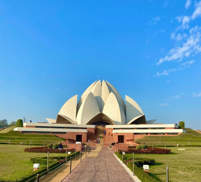 Delhi: Temples Tour With Car and Private Tour Guide