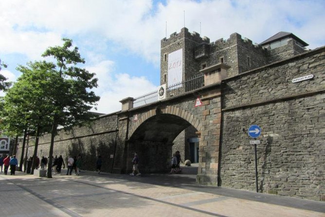 Derry Londonderry Private Luxury Full Day Tour From Belfast - Good To Know