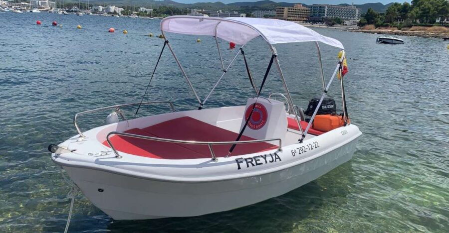 Discover the Best Places in a Small Boat Driven by Your Self