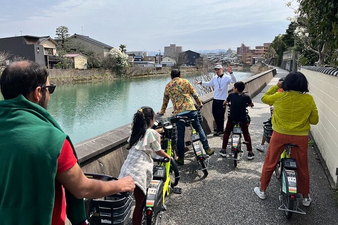 E-Bike Cycling With Guided Tour of KANAZAWA Main & Ninja Temple