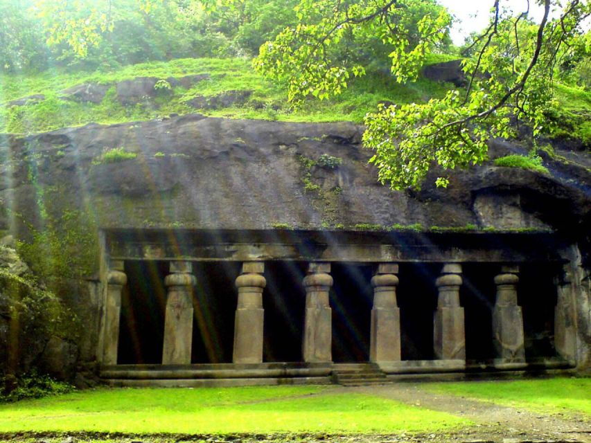Elephanta Caves With Bollywood Tour in Mumbai