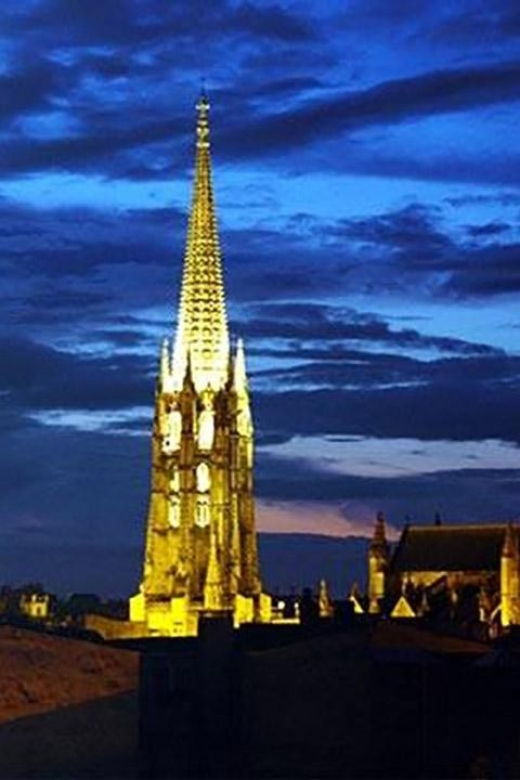 Eternal & Haunting Echoes – Bordeauxs Enigmatic Ghost Tour