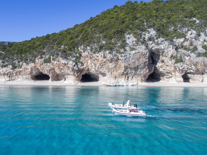 Exclusive Dinghy With Skipper