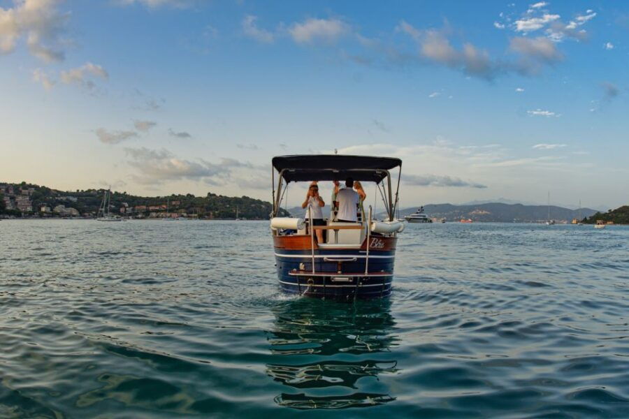 Exclusive Tour 4 Hours: Gulf of Poets, Villages, and Three Islands