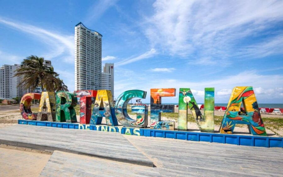 Explore the City: Discover and Live Urban Magic - Neighborhood Exploration Journey