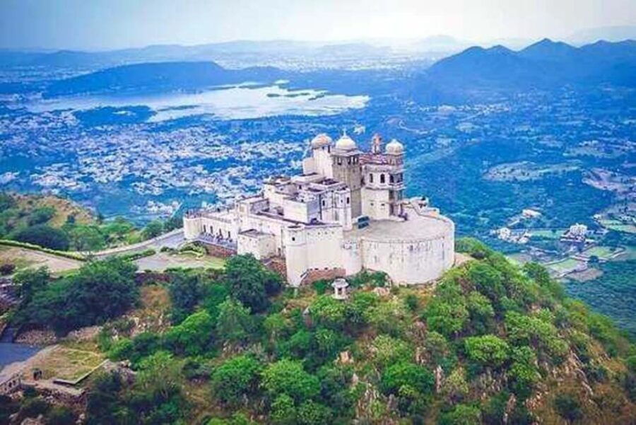 Explore Udaipur: a Full Day Private City Tour With Boat Ride