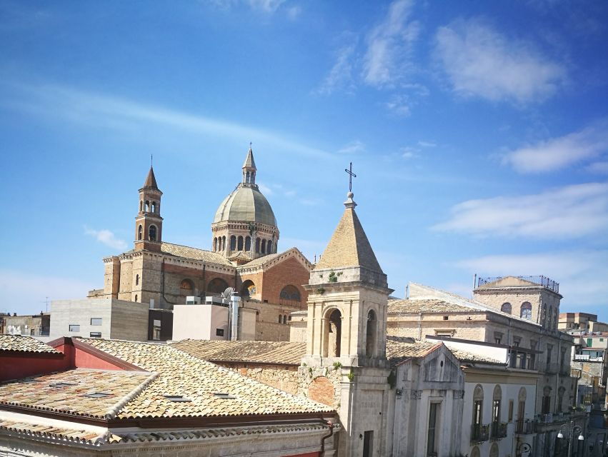 Favara: Walking Tour, Cooking Class, and Traditional Meal