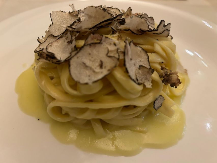 Florence: Pasta and Tiramisu Cooking Class With Wine