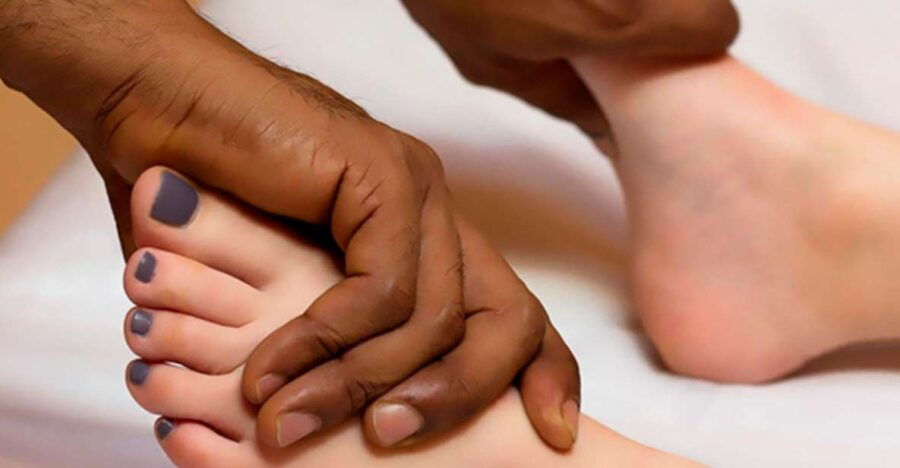 FOOT MASSAGE