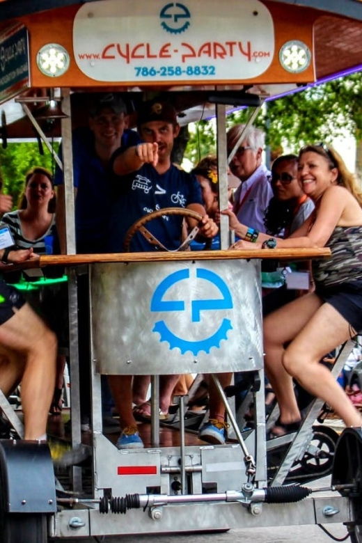 Fort Lauderdale: Guided Happy Hour Bar Crawl by Beer Bike