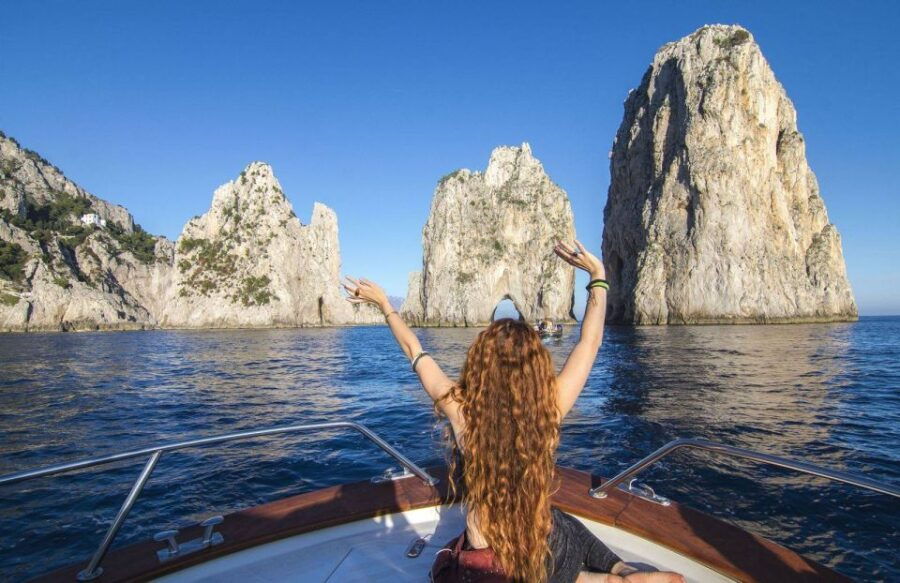 From Amalfi: Li Galli and Capri Islands Boat Tour