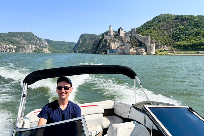 From Belgrade: Golubac Fortress & 1h Iron Gate Speed Boat Ride