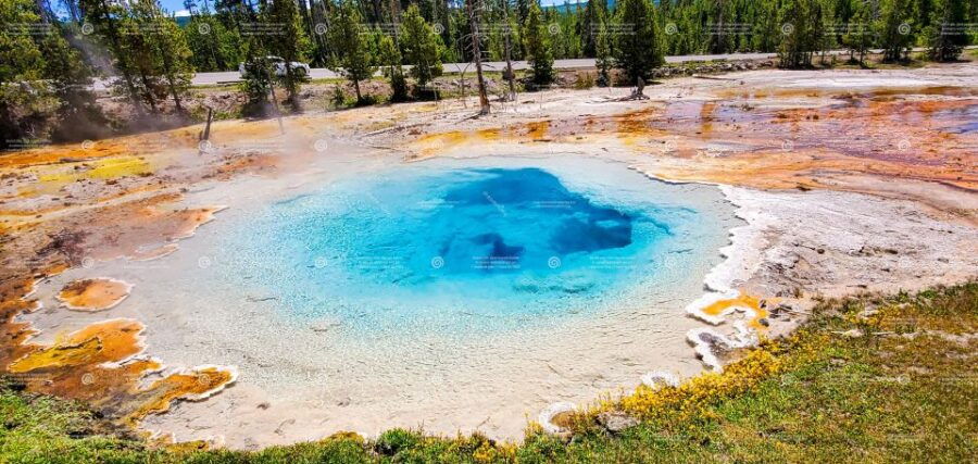 From Bozeman: Exclusive Yellowstone Tour (2 Days 1 Night) - Tour Duration and Guides