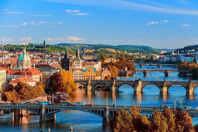 From Budapest to Prague: Private Transfer With a 2 Hour Stop
