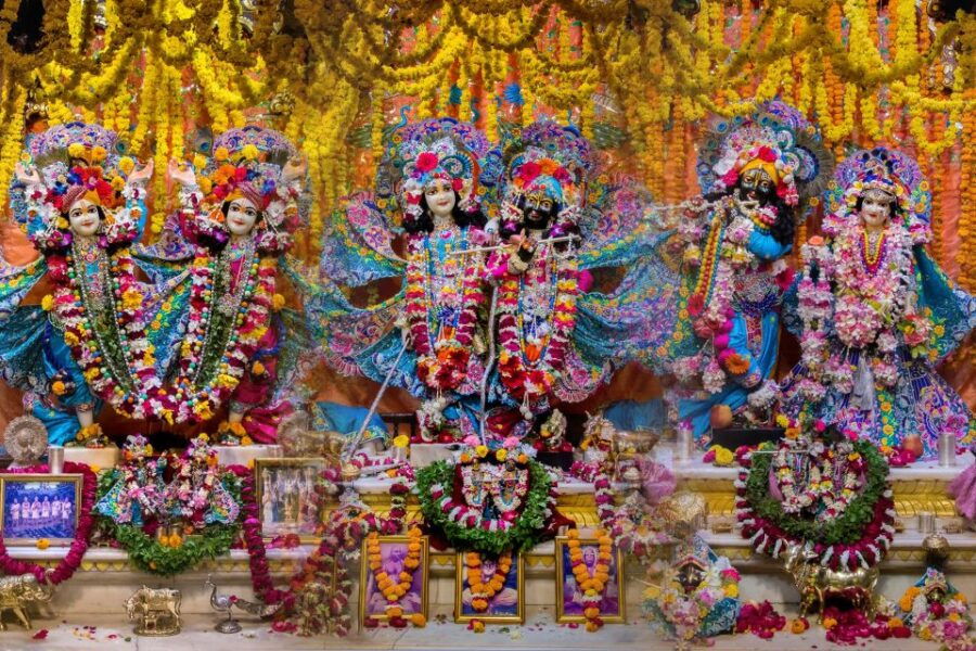 From Delhi : 2 Days Agra Tour With Mathura Vrindavan