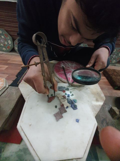 From Delhi/Agra/Jaipur: Forgotten Arts and Handicrafts Tour.