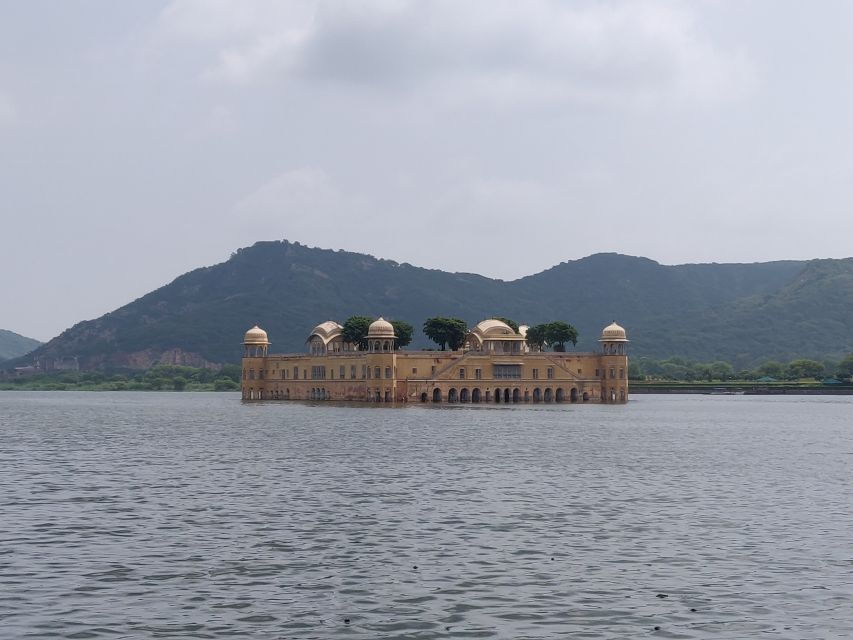 From Delhi: Amer Fort & Jaipur City Tour By Superfast Train - Good To Know