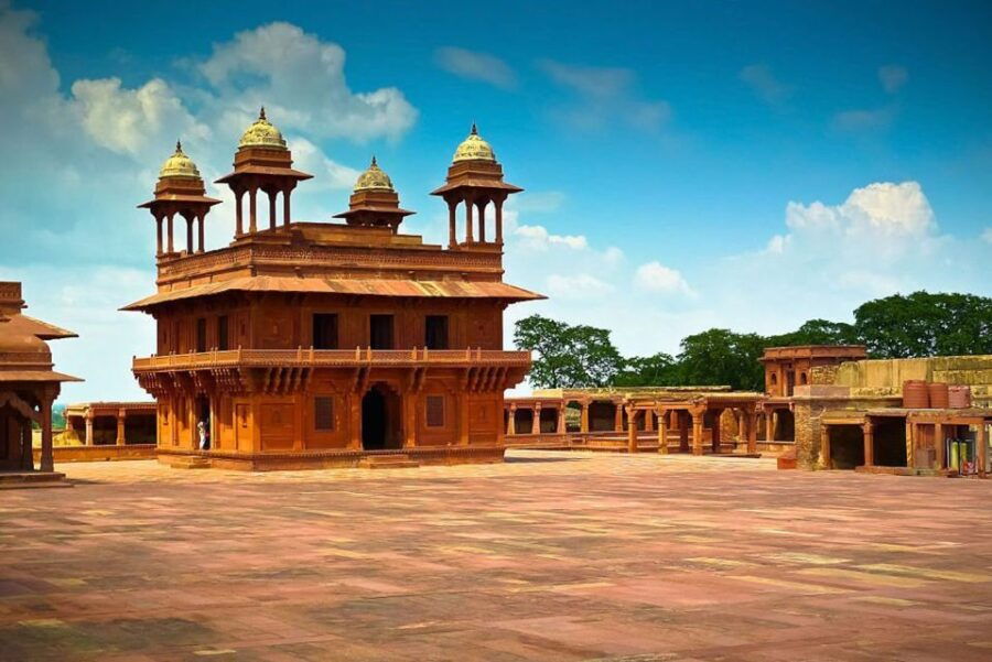 From Delhi : Overnight Agra Tour With Hotels , Lunch , - Itinerary Highlights