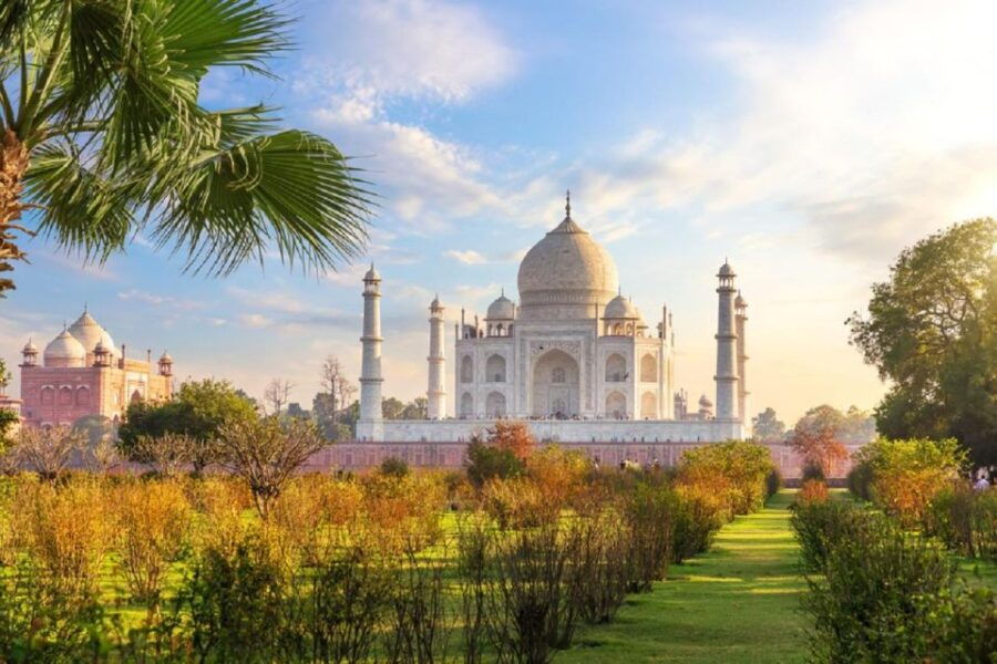 From Delhi: Taj Mahal Luxury Tour - Tour Experience