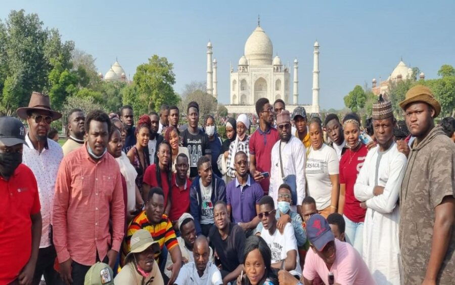 From Delhi: Taj Mahal Same Day Tour By A/C Car - Itinerary Details and Pickup Locations
