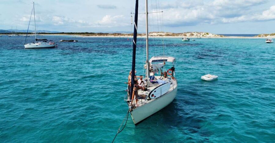 From Ibiza: Island Highlights & Formentera Private Boat Trip
