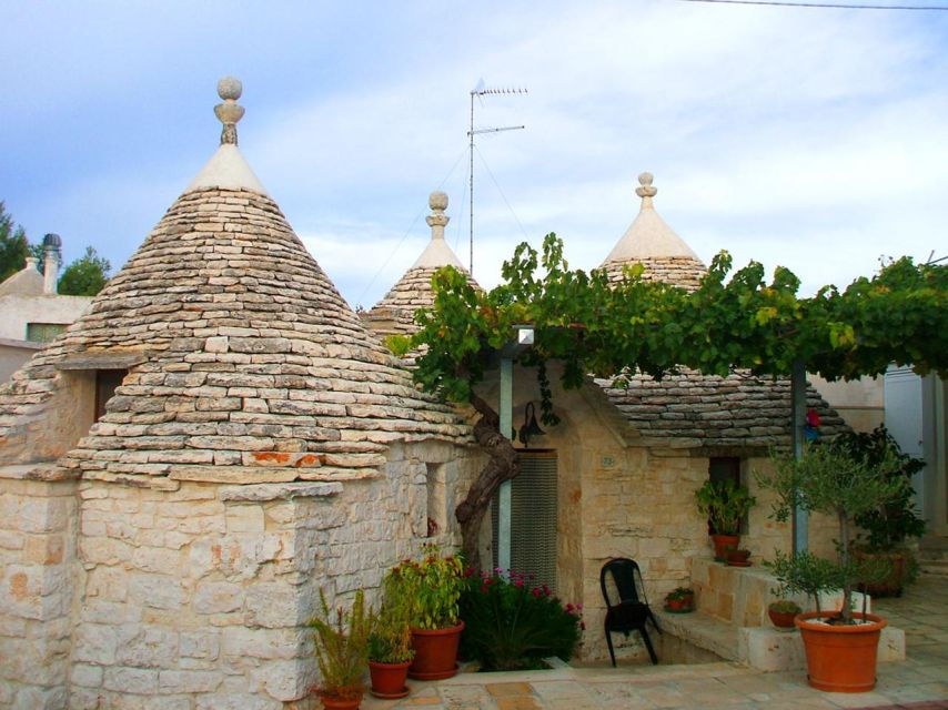 From Lecce: Alberobello Trulli Private Day Tour