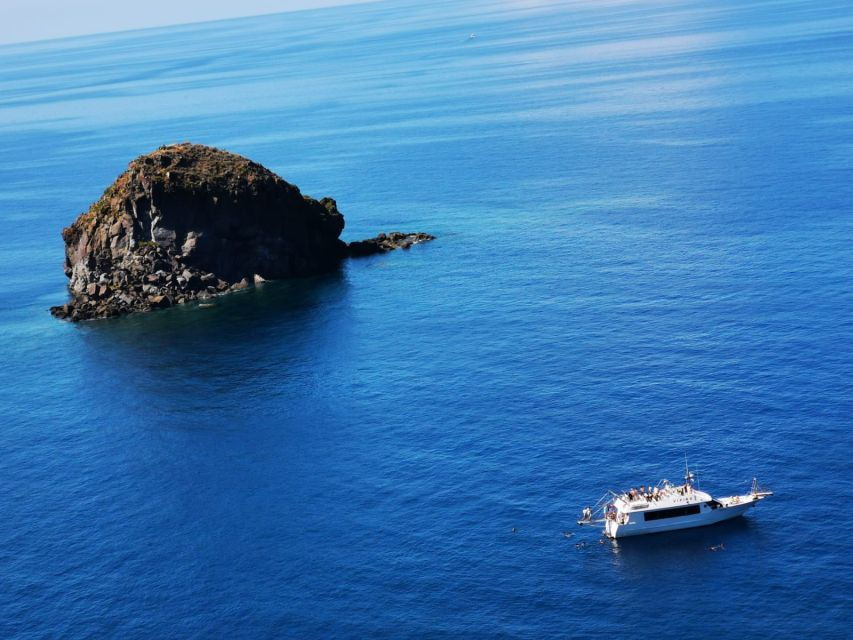 From Lipari: Lipari and Salina Full Day Sightseeing Cruise