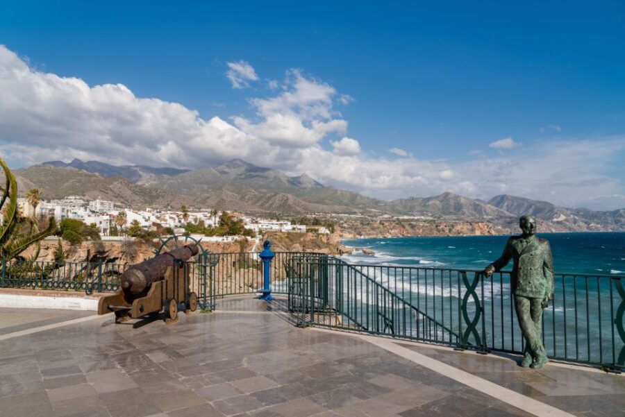 From Málaga /Costa Del Sol: Trip to Nerja & Frigiliana