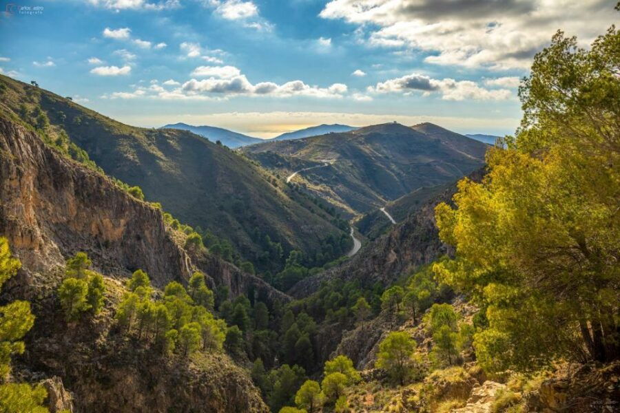 From Málaga: El Saltillo Gorge and White Village Hiking Tour - Good To Know