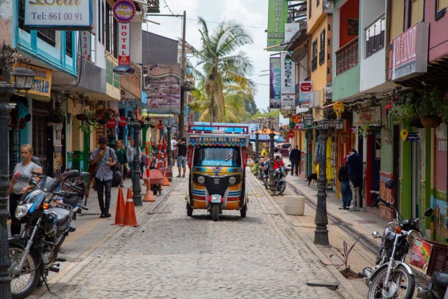 From Medellín: Guatapé and Piedra Del Peñol Guided Tour - Good To Know