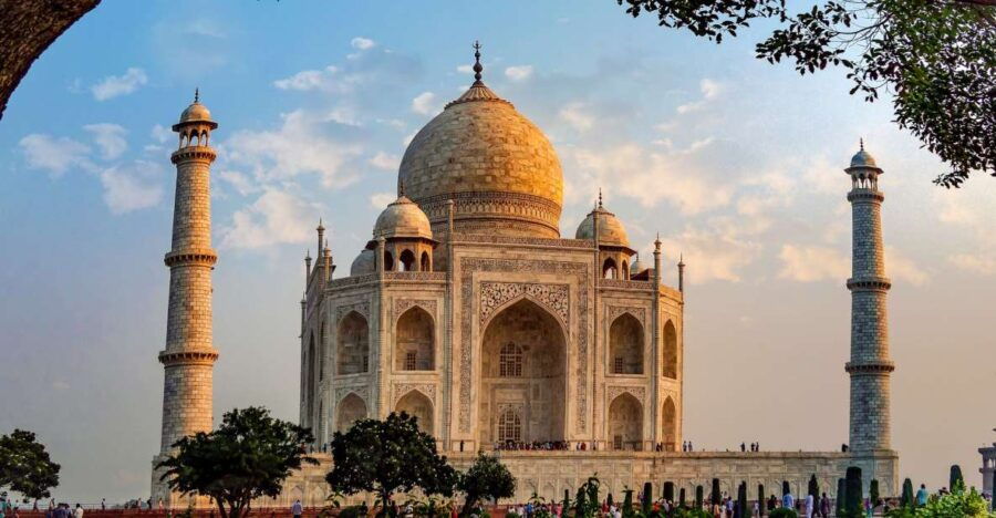 From New Delhi: Private Taj Mahal & Agra Fort Tour by Car