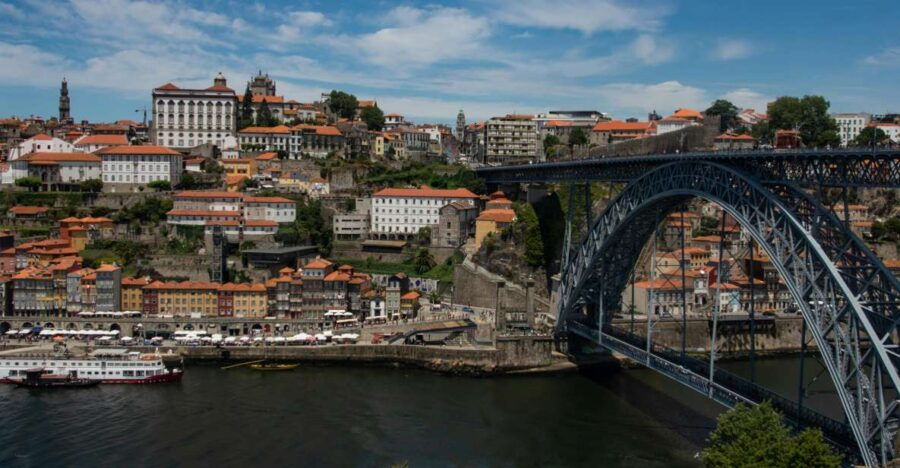 From Porto: Private Transfer to Lisbon - Inclusions