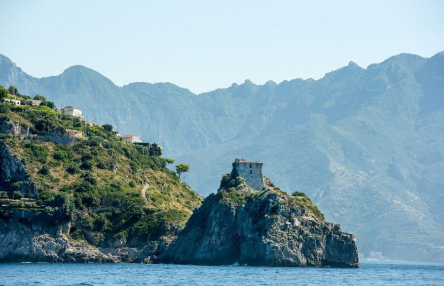 From Positano/Praiano: Amalfi Coast & Caves Speedboat Tour
