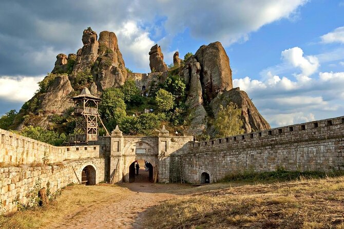 Full-Day Belogradchik Rocks and Venetsa Cave Tour From Sofia