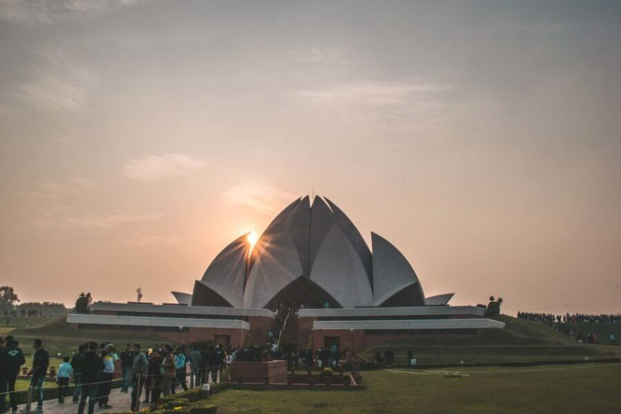Full-Day Private Tour of Old & New Delhi, Qutub Minar & Tkt.