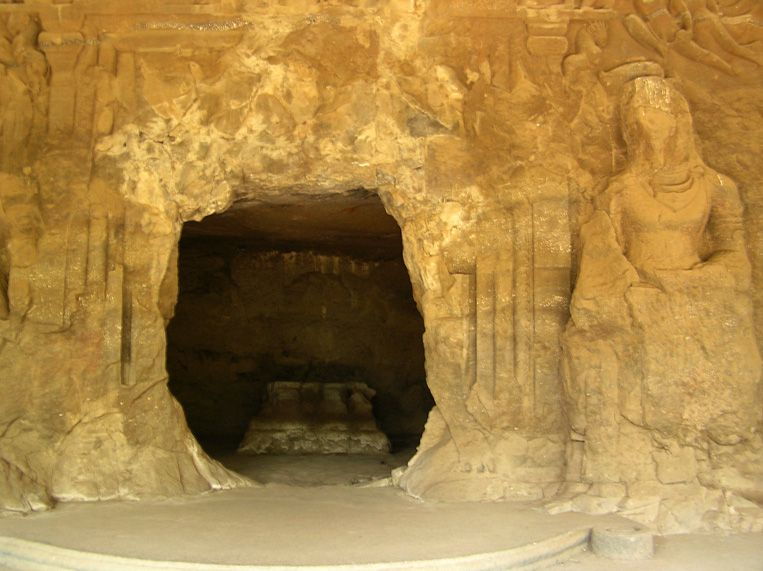 Full-Day Tour of Elephanta Caves & Prince of Wales Museum - Inclusions