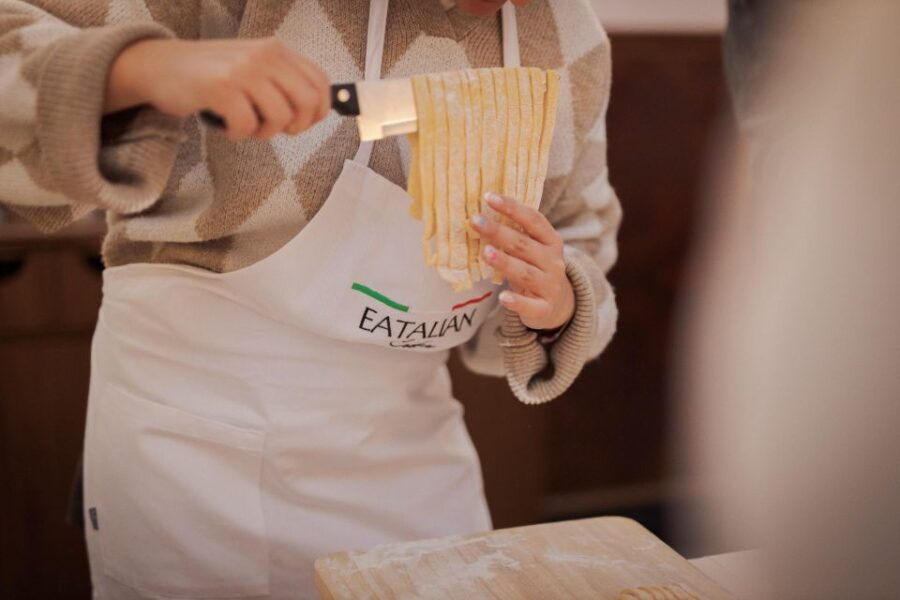 Gelato and Pasta Cooking Class With Lunch and Drinks in Rome