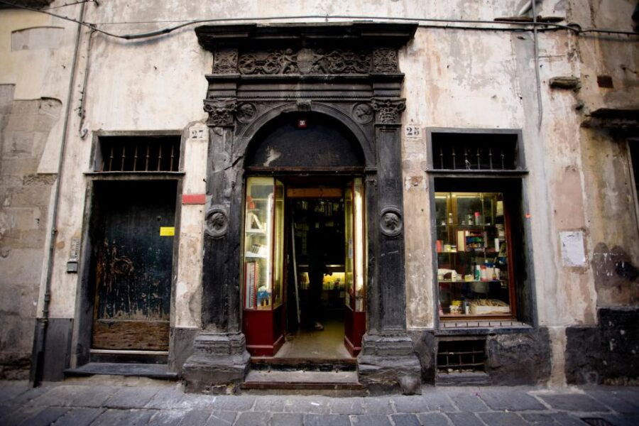 Genoa: Tour of Historic Stores With Tastings and Aperitivo - Tour Highlights