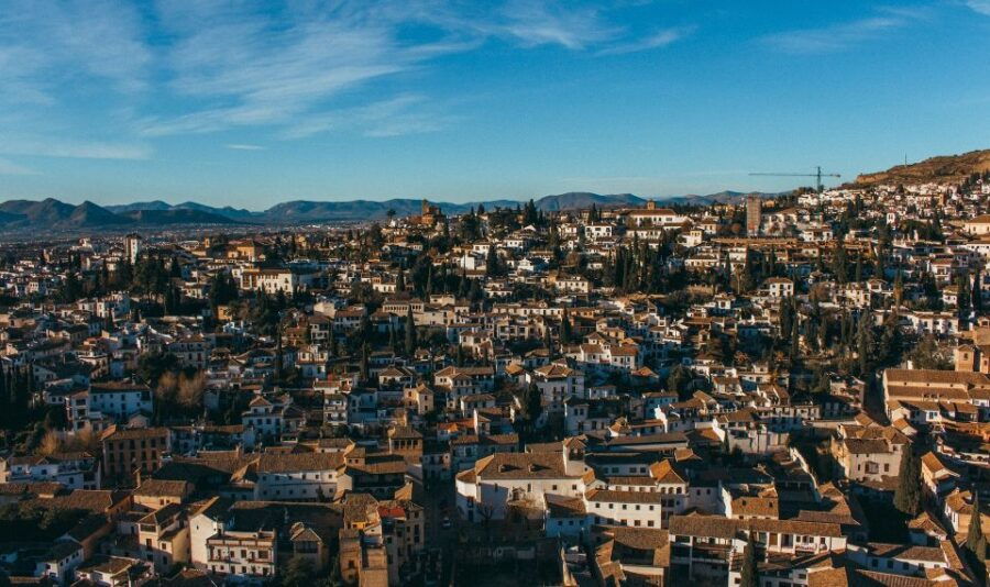 Granada: Albaicin and Sacromonte Sunset Guided Walking Tour