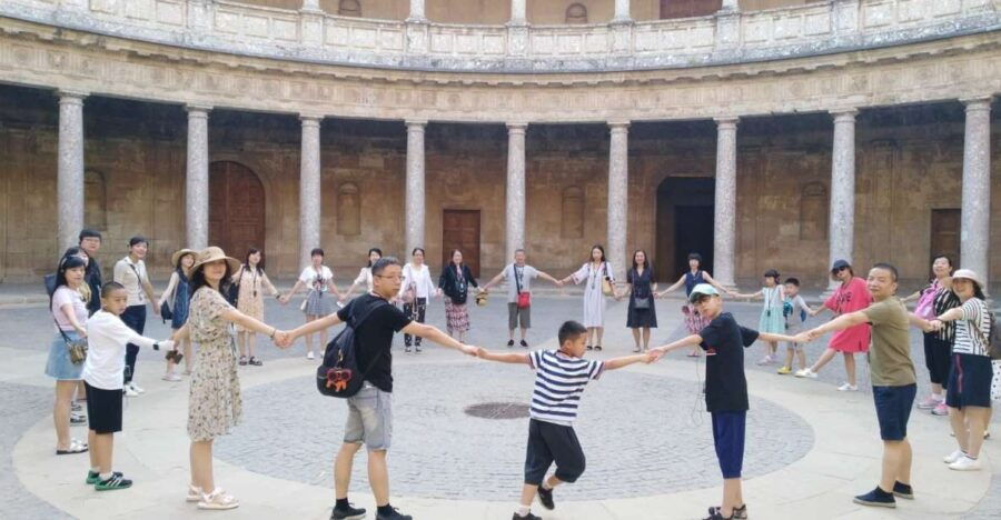Granada: Alhambra, Nasrid Palaces, & Generalife Guided Tour