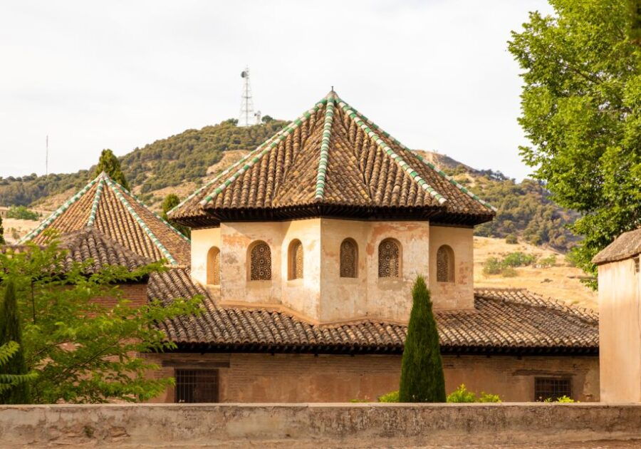 Granada (Alhambra): Scavenger Hunt and Self-Guided Tour