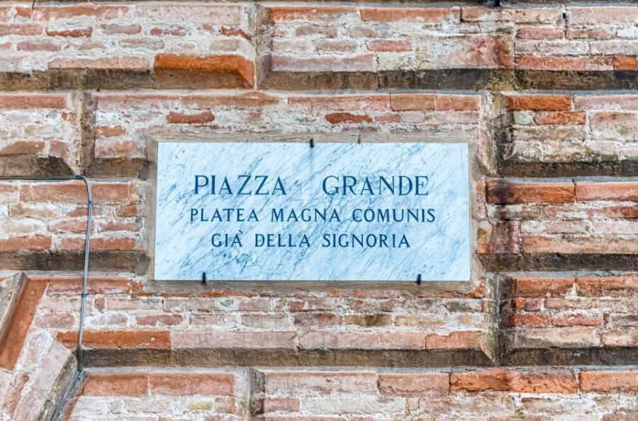 Gubbio: Old Town Guided Walking Tour With Piazza Grande