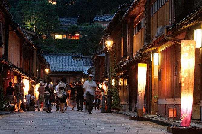 Guided Night Tour to Feel the Samurai Culture in Kanazawa - Good To Know