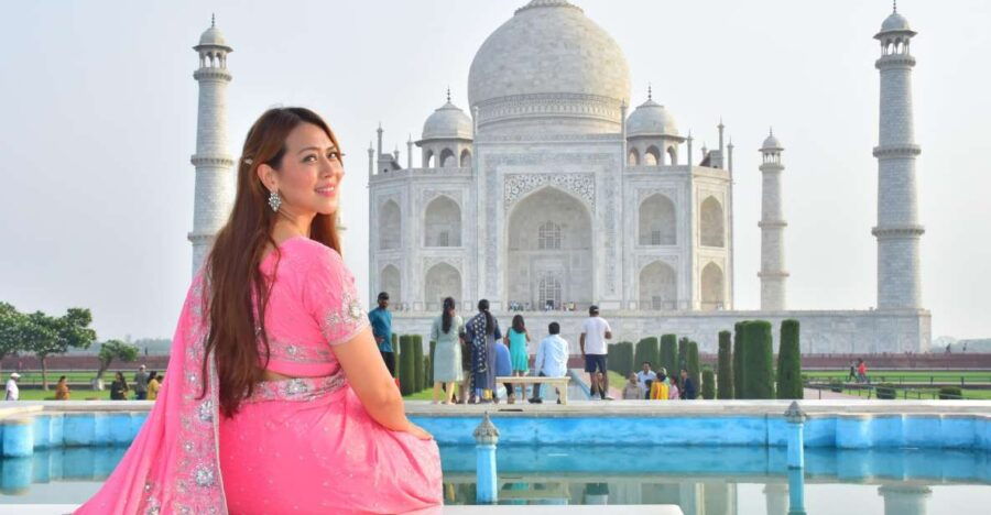 Guided Taj Mahal, Agra Fort & Jama Masjid Walking Tour