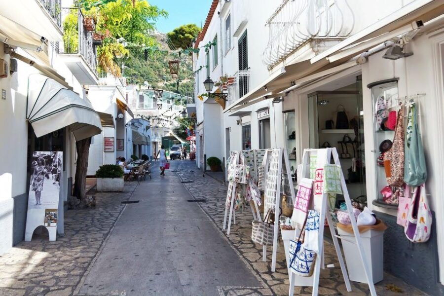 Guided Tour Positano Amalfi and Emerald Grotto - Good To Know