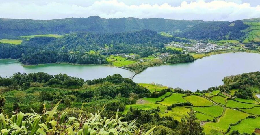 Guided Tour to the Green & Bleu Lake of Sete Cidades - Experience Description