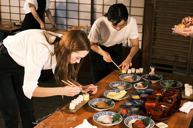 Half Day Kanazawa Tour With Temarizushi Making and Tea Experience