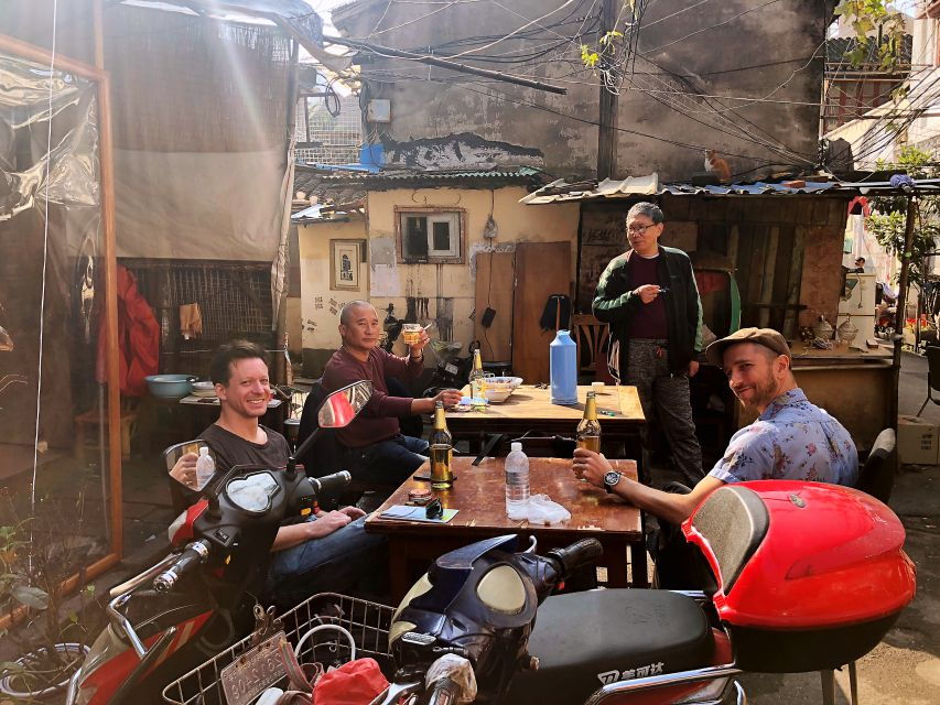 Half-Day Old Shanghai Small Group Bike Tour (Day & Night)
